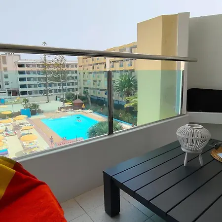 Cozy Yumbo Center Apartment